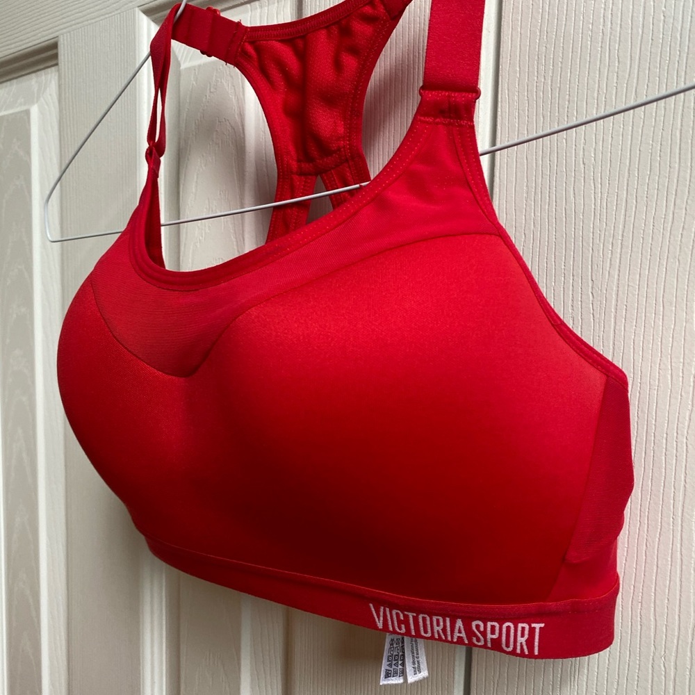 VIctoria Sport | Red Sports Bra 32D